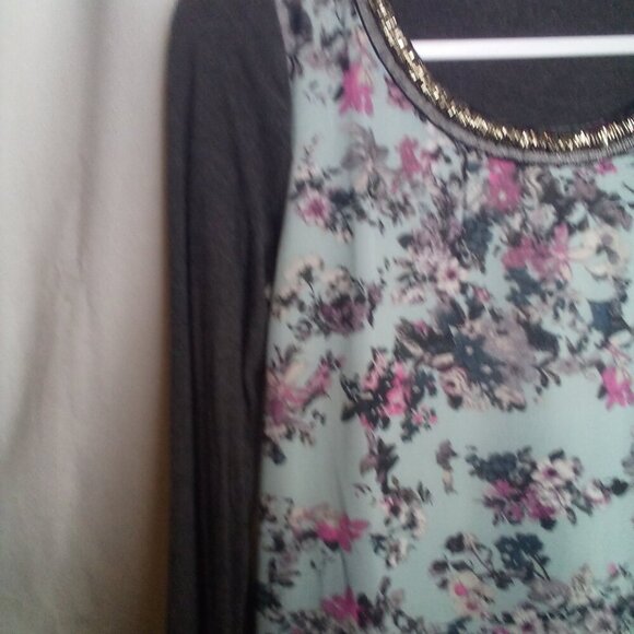 Maurices Blouse Women S Long Sleeve Beading Floral Blue Gray - Picture 11 of 15